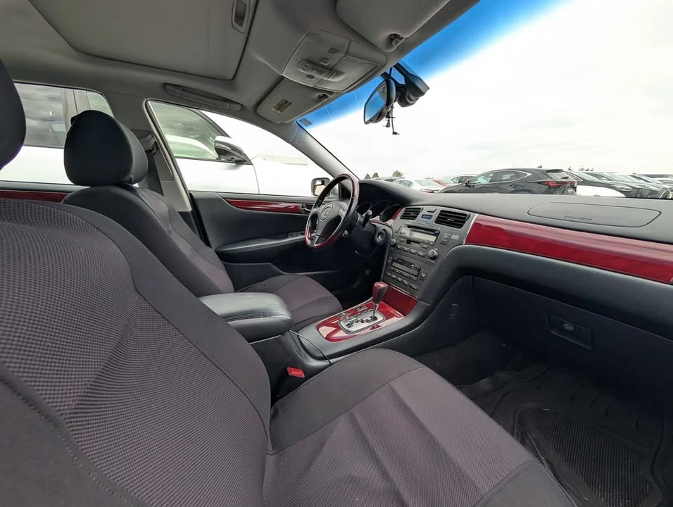 2003 Lexus ES 4th Gen - Image 5 of 6