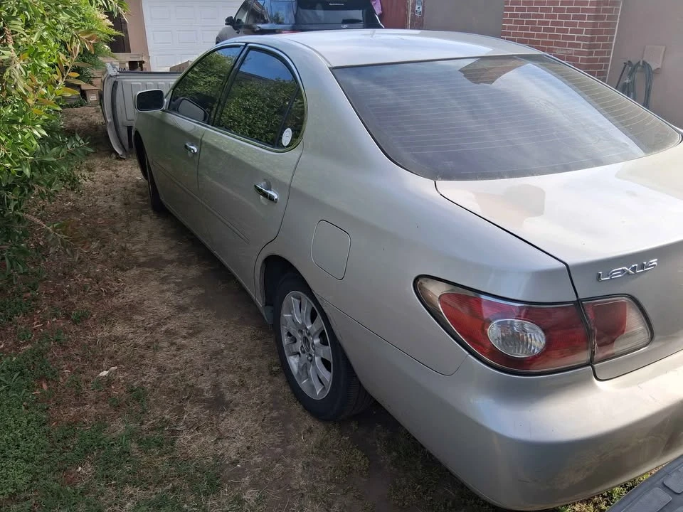 2003 Lexus ES 4th Gen - Image 2 of 7