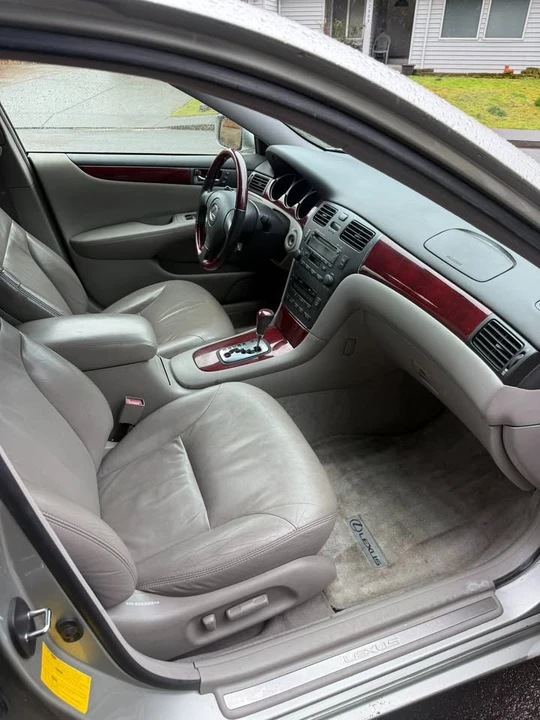 2003 Lexus ES 4th Gen - Image 8 of 15