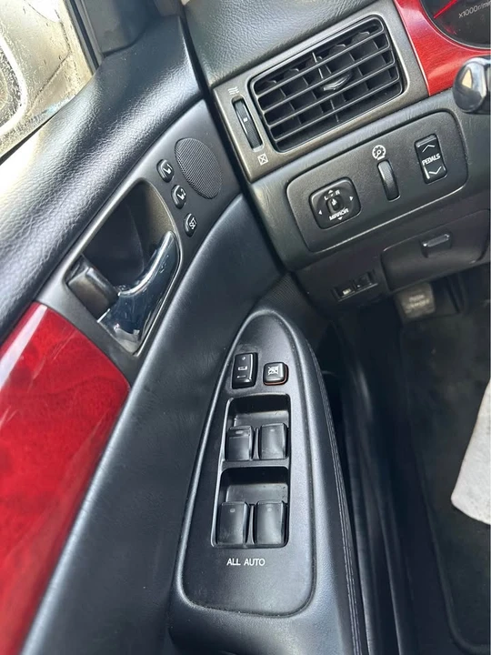 2003 Lexus ES 4th Gen - Image 12 of 13