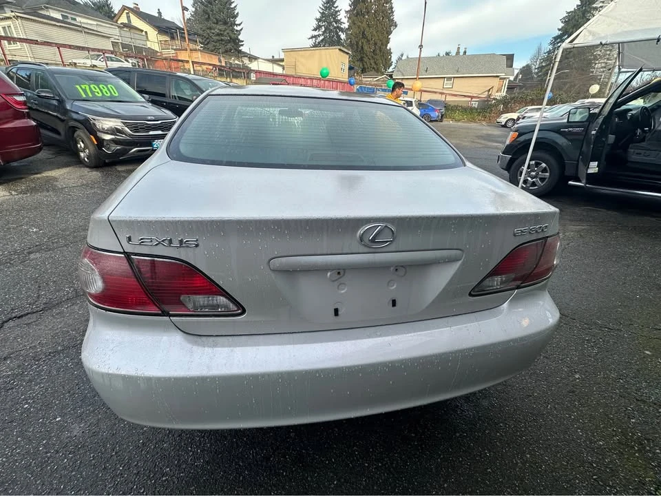 2003 Lexus ES 4th Gen - Image 6 of 13