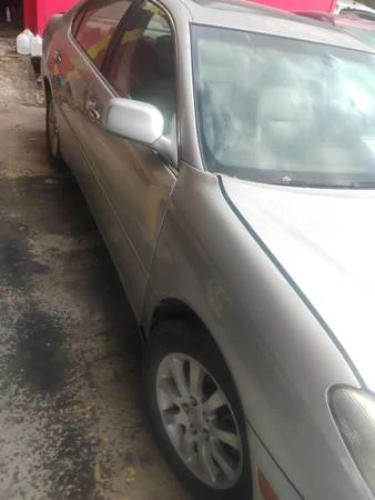 2003 Lexus ES 3rd Gen - Image 2 of 4