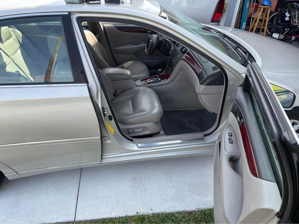 2003 Lexus GS 2nd Gen - Image 4 of 6