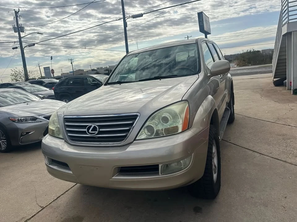 2003 Lexus GX 1st Gen - Image 3 of 15