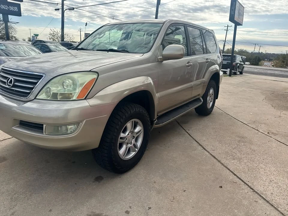 2003 Lexus GX 1st Gen - Image 2 of 15