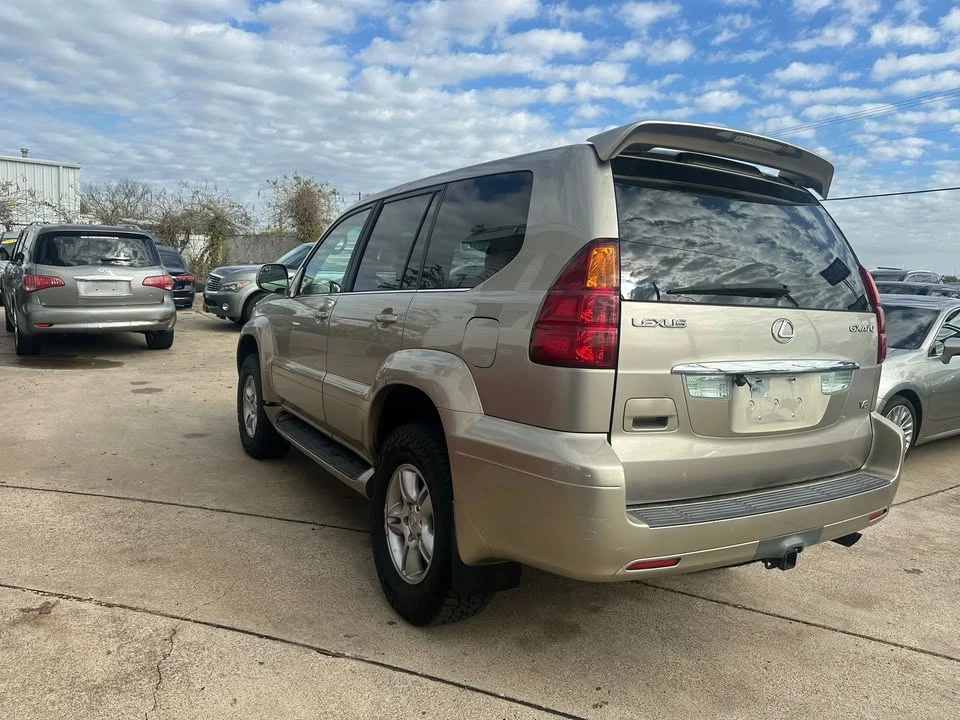 2003 Lexus GX 1st Gen - Image 8 of 15