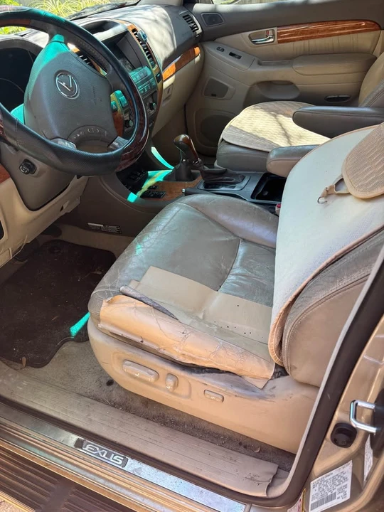 2003 Lexus GX 1st Gen - Image 4 of 7