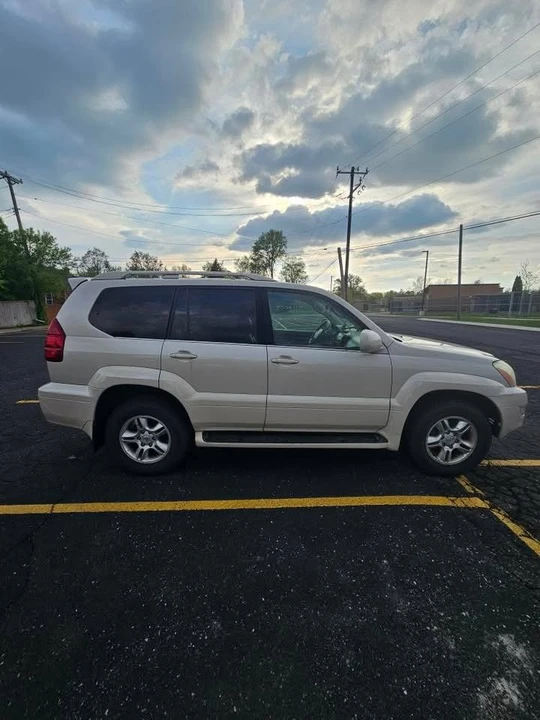 2003 Lexus GX 1st Gen - Image 4 of 15
