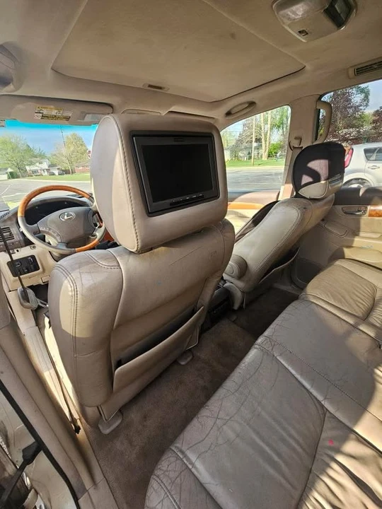 2003 Lexus GX 1st Gen - Image 8 of 15