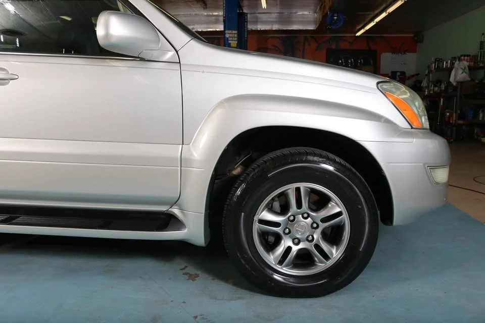 2003 Lexus GX 1st Gen - Image 5 of 18