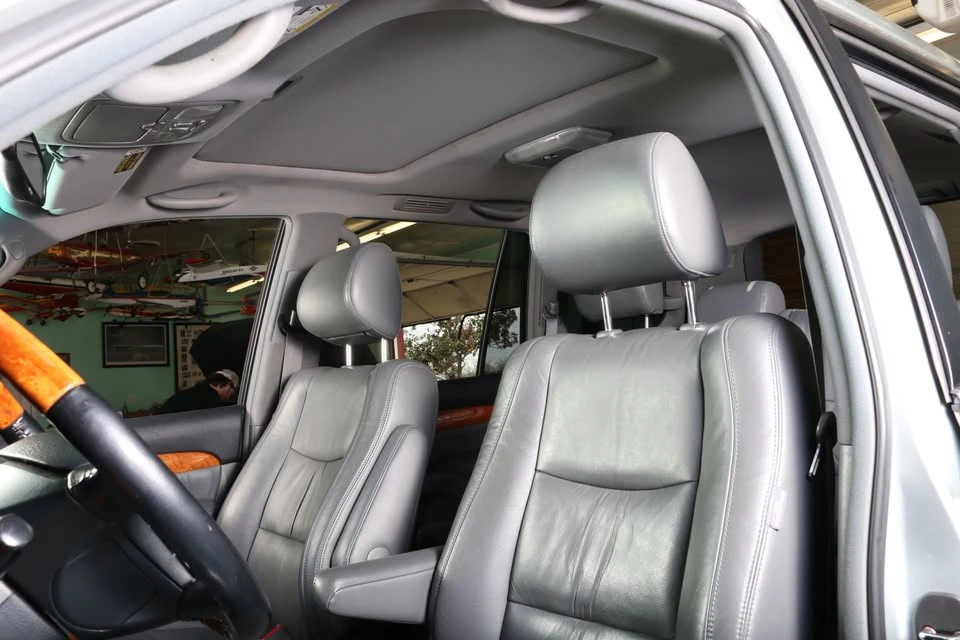 2003 Lexus GX 1st Gen - Image 16 of 18