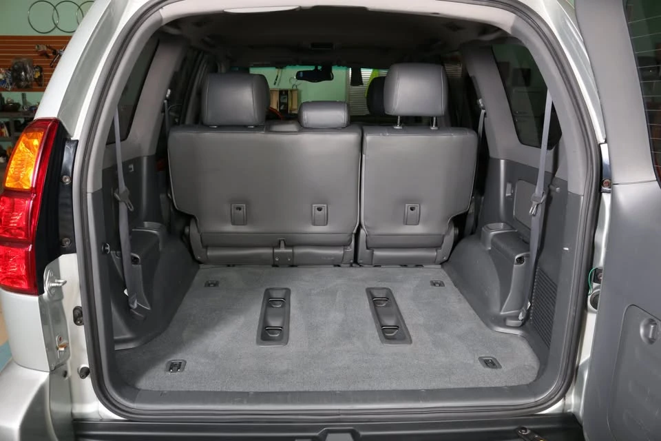 2003 Lexus GX 1st Gen - Image 9 of 18