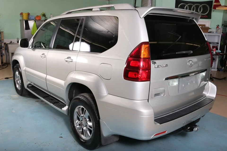 2003 Lexus GX 1st Gen - Image 11 of 18