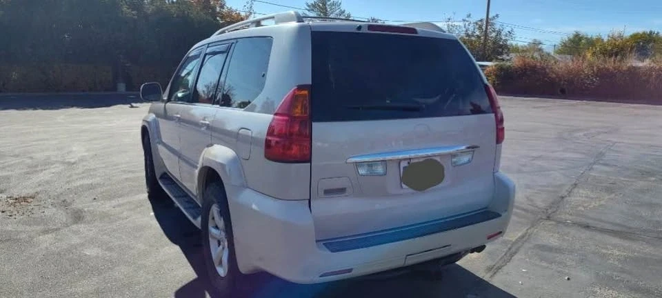 2003 Lexus GX 1st Gen - Image 8 of 17