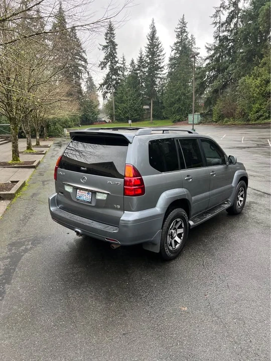 2003 Lexus GX 1st Gen - Image 4 of 15