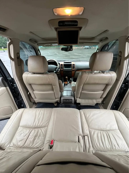 2003 Lexus GX 1st Gen - Image 9 of 15