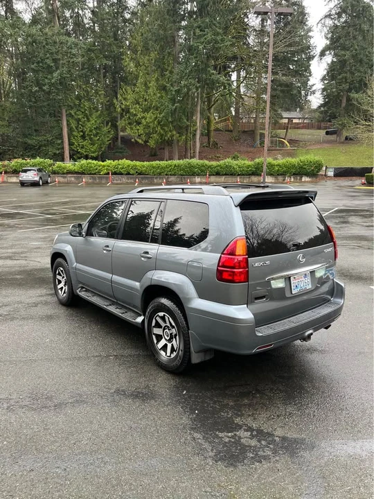 2003 Lexus GX 1st Gen - Image 5 of 15