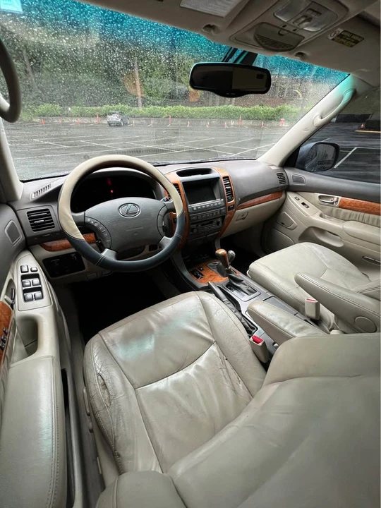 2003 Lexus GX 1st Gen - Image 11 of 15