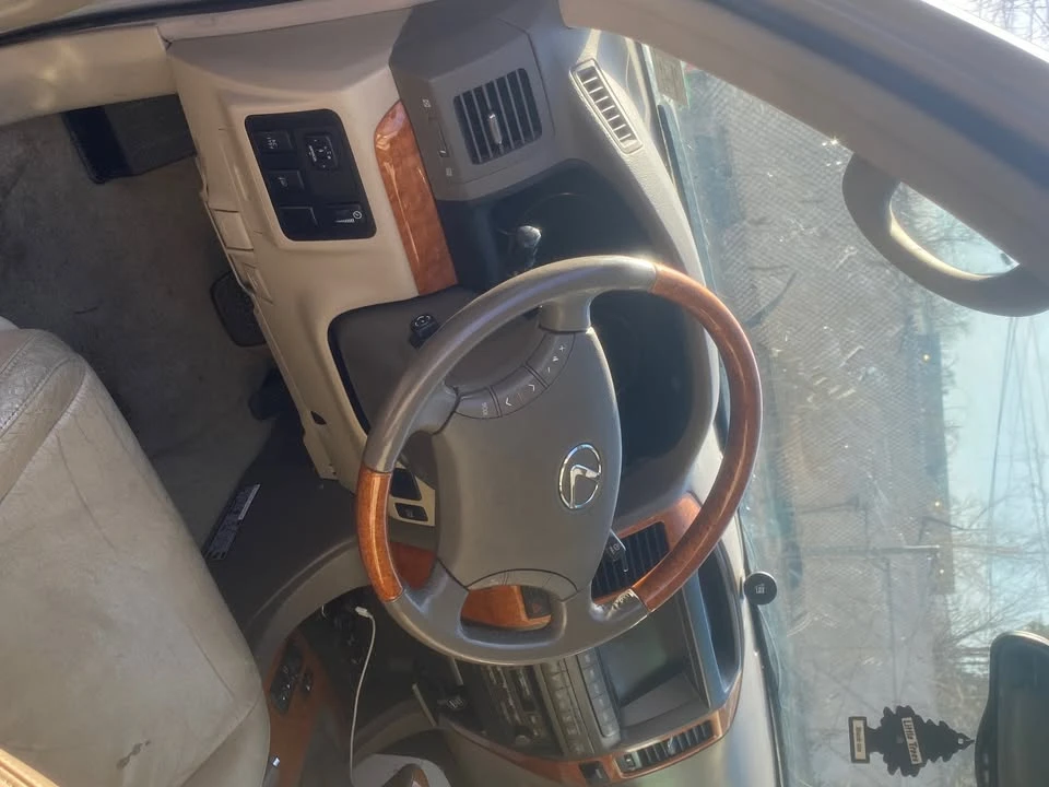 2003 Lexus GX 1st Gen - Image 4 of 10