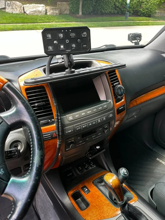 2003 Lexus GX 1st Gen - Image 9 of 20