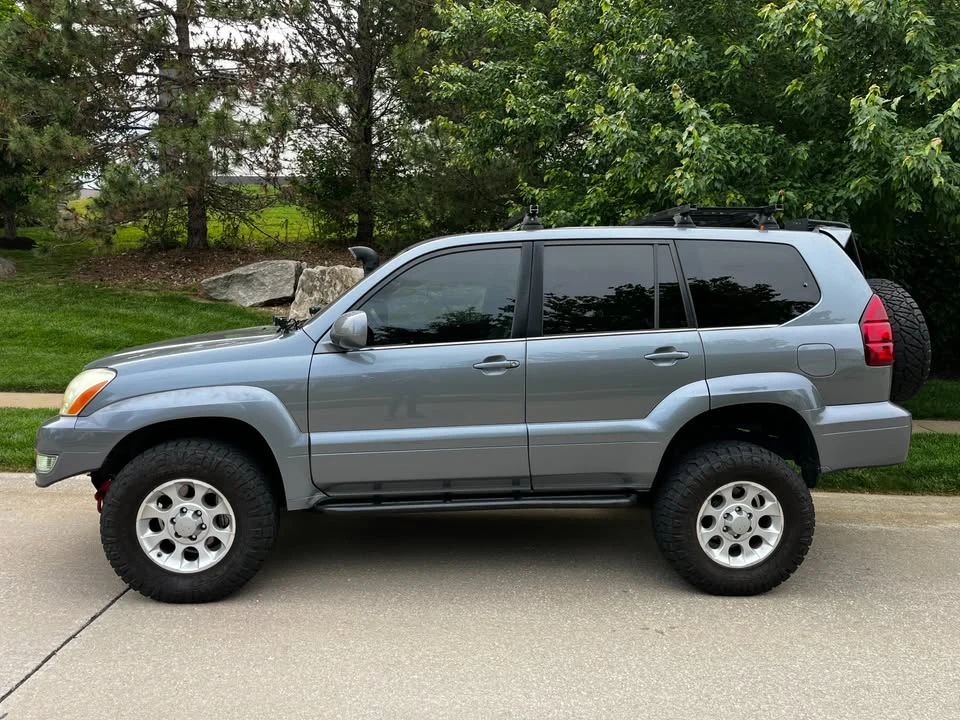2003 Lexus GX 1st Gen - Image 2 of 20