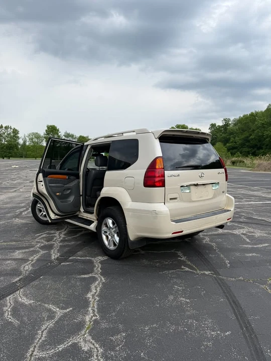 2003 Lexus GX 1st Gen - Image 5 of 21