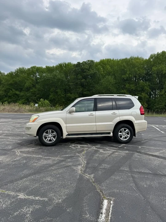 2003 Lexus GX 1st Gen - Image 18 of 21