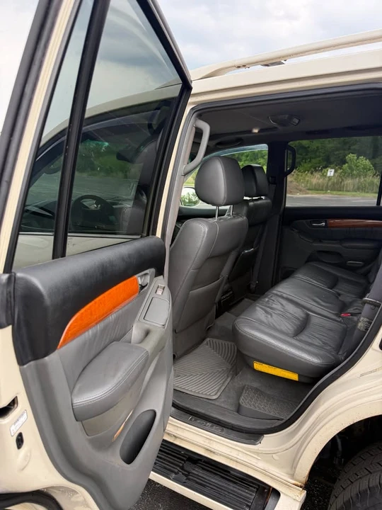 2003 Lexus GX 1st Gen - Image 11 of 21