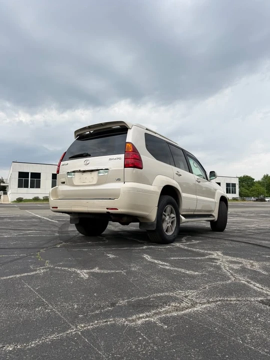 2003 Lexus GX 1st Gen - Image 8 of 21