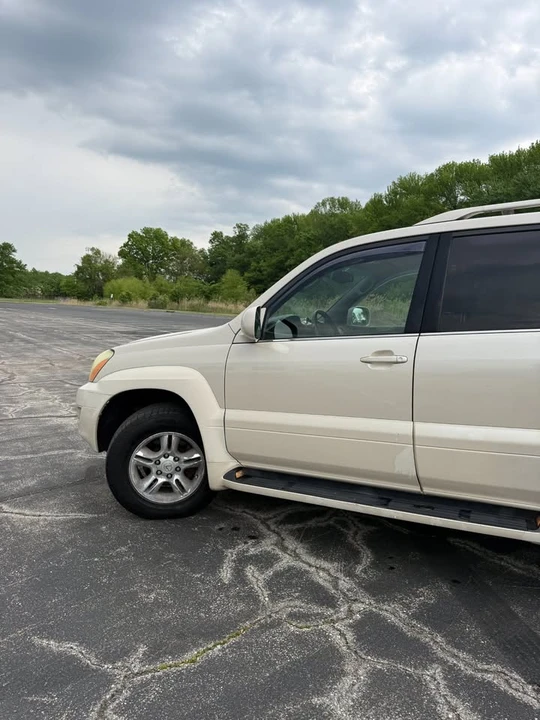 2003 Lexus GX 1st Gen - Image 12 of 21