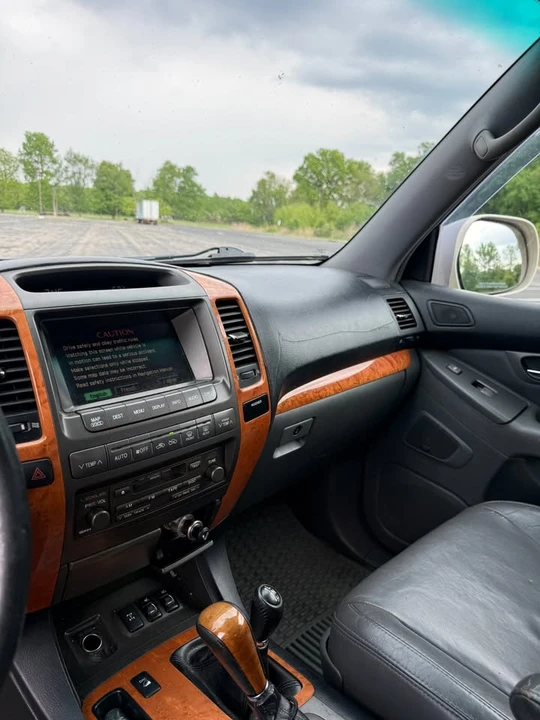 2003 Lexus GX 1st Gen - Image 17 of 21