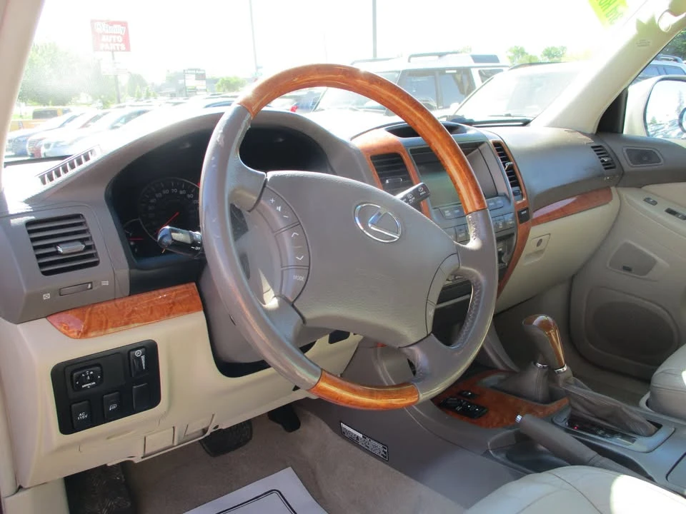 2003 Lexus GX 1st Gen - Image 10 of 12
