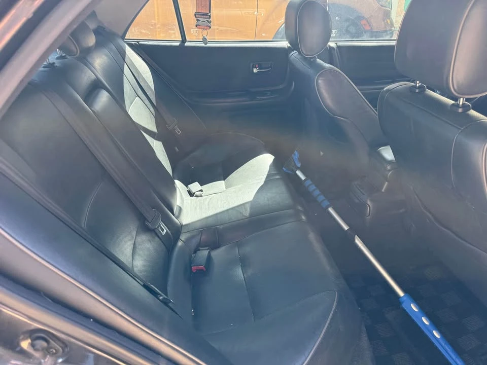 2003 Lexus IS 1st Gen - Image 6 of 9