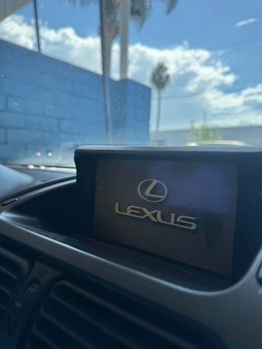 2003 Lexus IS 1st Gen - Image 9 of 12