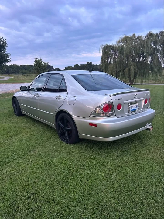 2003 Lexus IS 1st Gen - Image 7 of 12