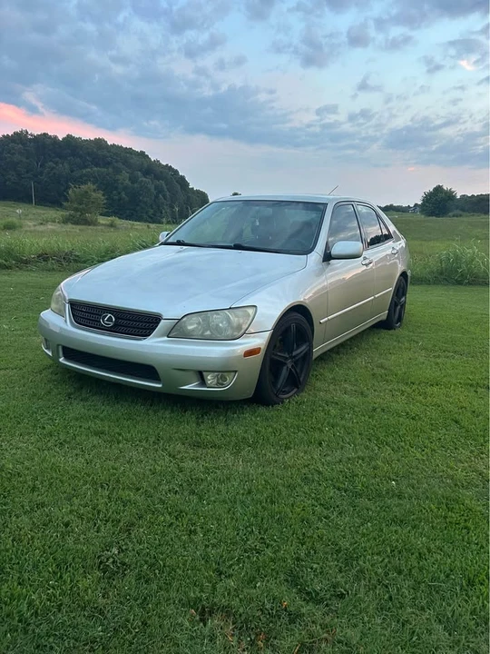 2003 Lexus IS 1st Gen - Image 2 of 12