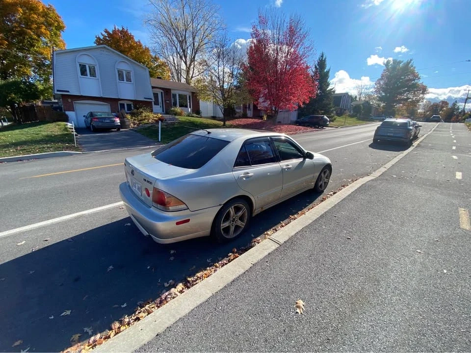 2003 Lexus IS 1st Gen - Image 2 of 5