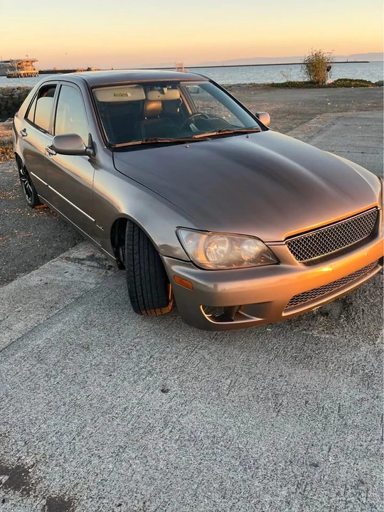 2003 Lexus IS 1st Gen - Image 2 of 7