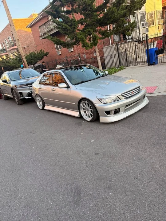 2003 Lexus IS 1st Gen - Image 4 of 5