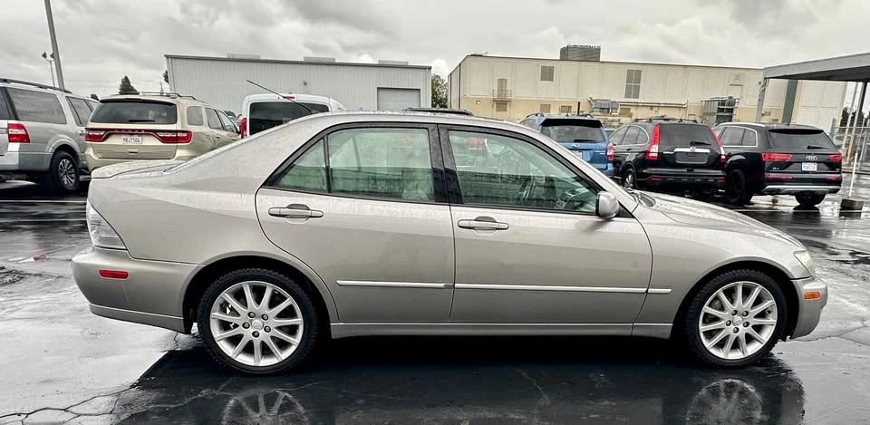 2003 Lexus IS 1st Gen - Image 3 of 17