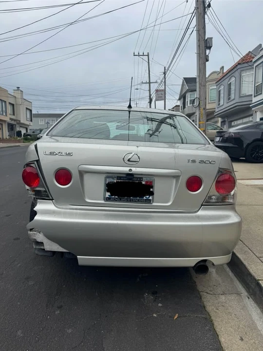 2003 Lexus IS 1st Gen - Image 4 of 6