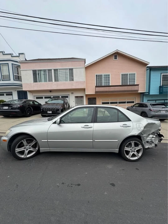 2003 Lexus IS 1st Gen - Image 3 of 6
