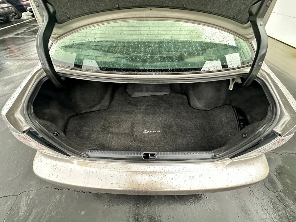 2003 Lexus IS 1st Gen - Image 16 of 18