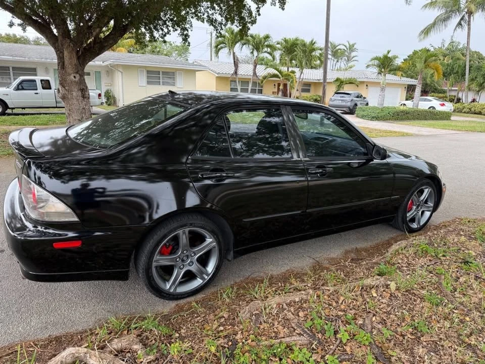 2003 Lexus IS 1st Gen - Image 11 of 20