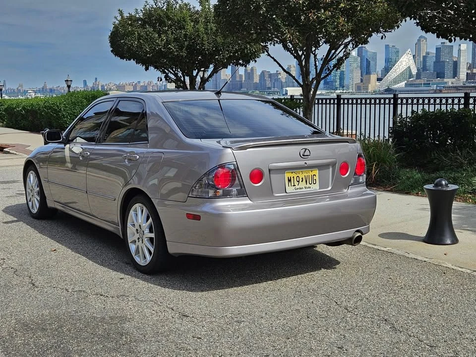 2003 Lexus IS 1st Gen - Image 3 of 4