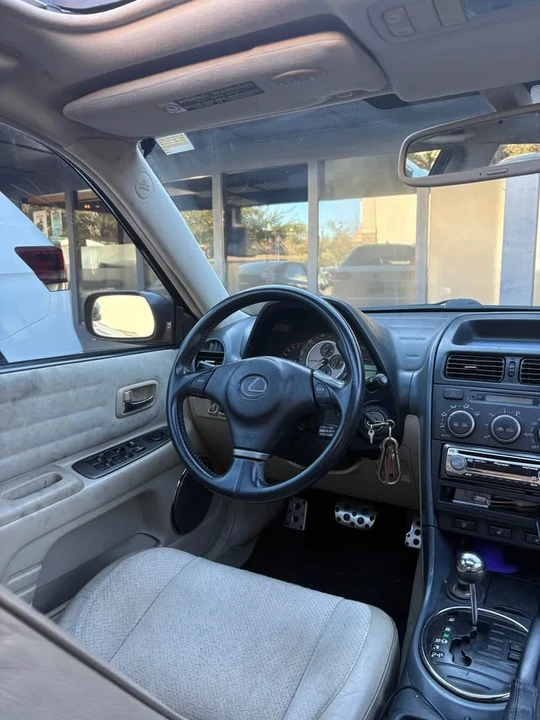 2003 Lexus IS 1st Gen - Image 3 of 4
