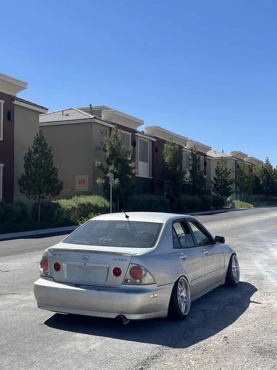 2003 Lexus IS 1st Gen - Image 2 of 3