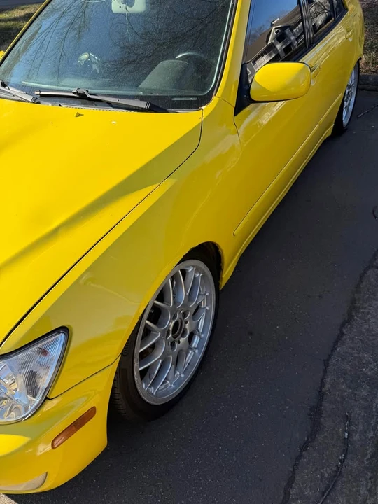 2003 Lexus IS 1st Gen - Image 2 of 9