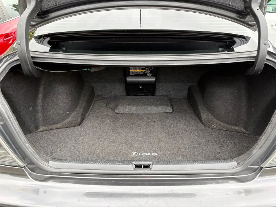2003 Lexus IS 1st Gen - Image 8 of 9