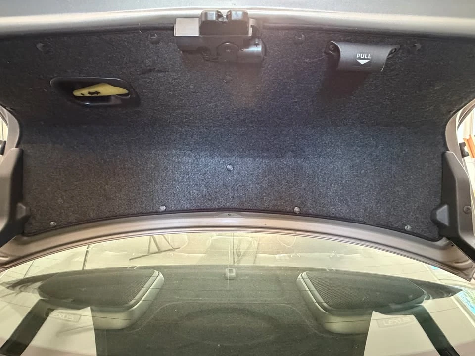 2003 Lexus IS 1st Gen - Image 10 of 11